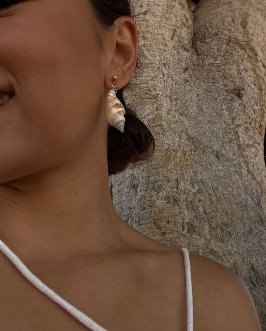 Cercei scoica naturala - "Ocean's Serenade"