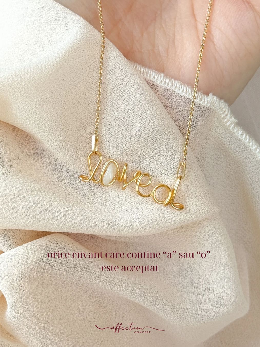 Colier AURIU personalizat cu piatră semiprețioasă în litera rotundă