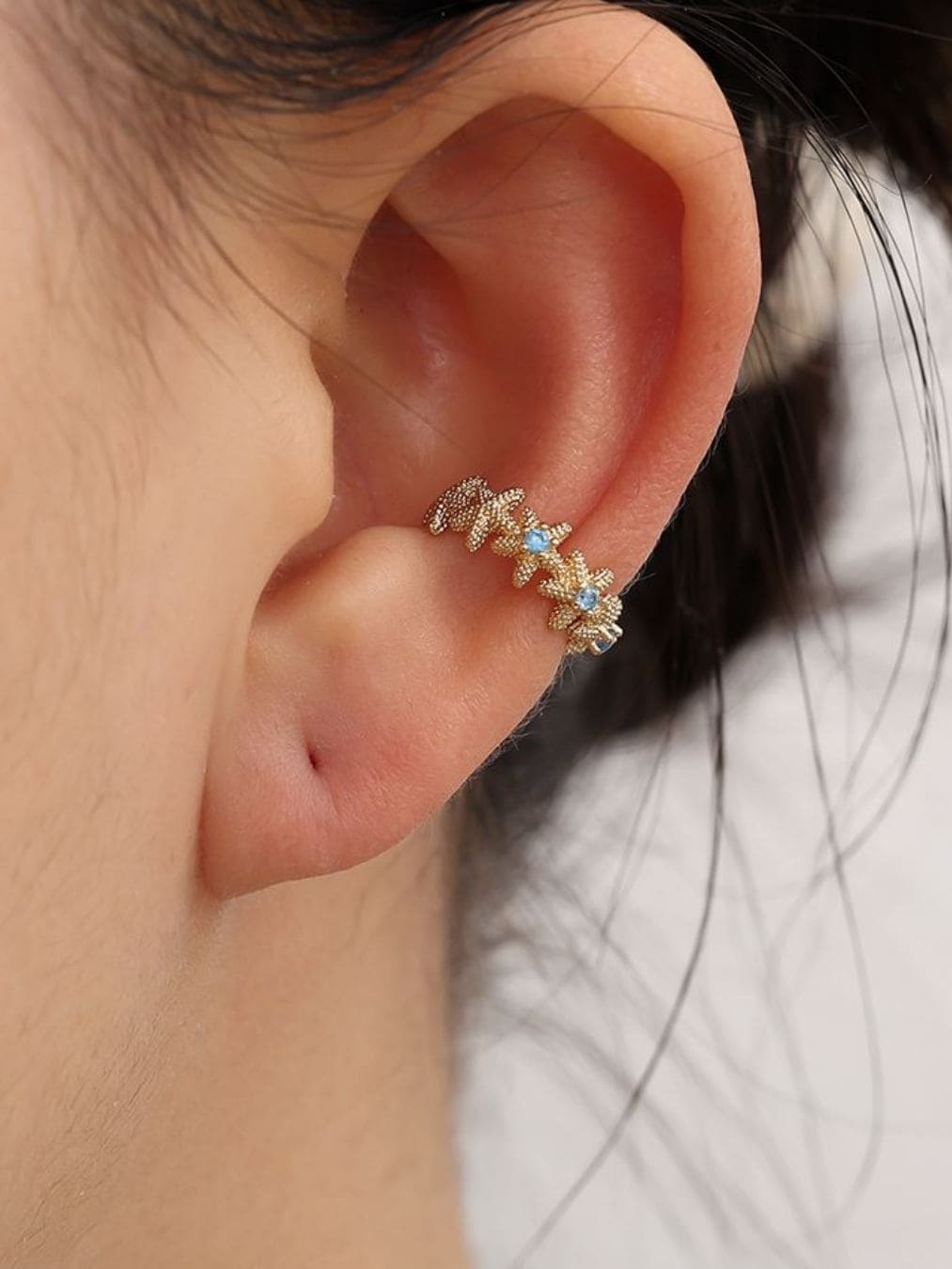 I Met a Mermaid - earcuff cu cristale zirconia albastre