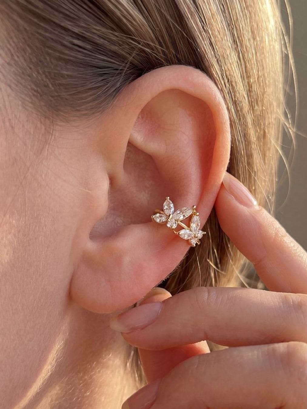 Cotton Candy Skies - earcuff cu fluturi si cristale zirconia