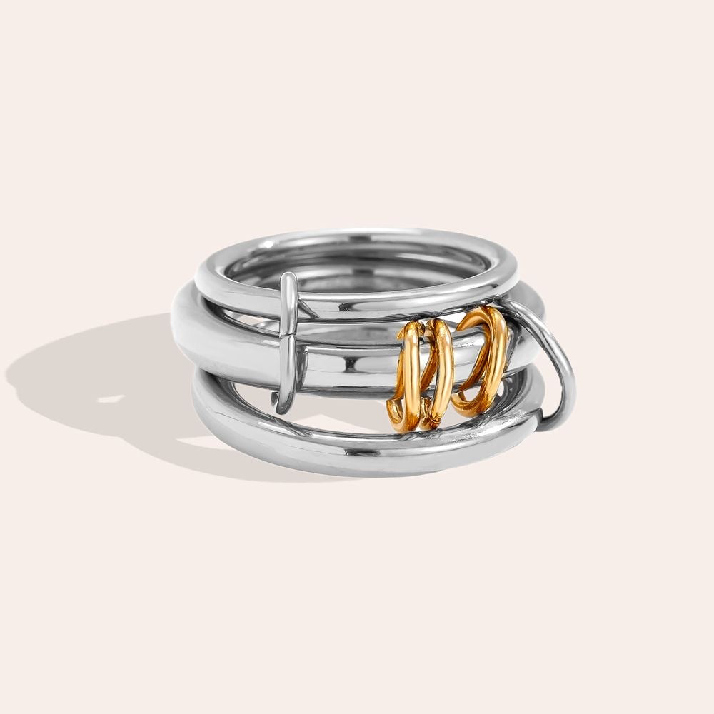 Inel argintiu cu detalii aurii- “Cuff Queen 1”