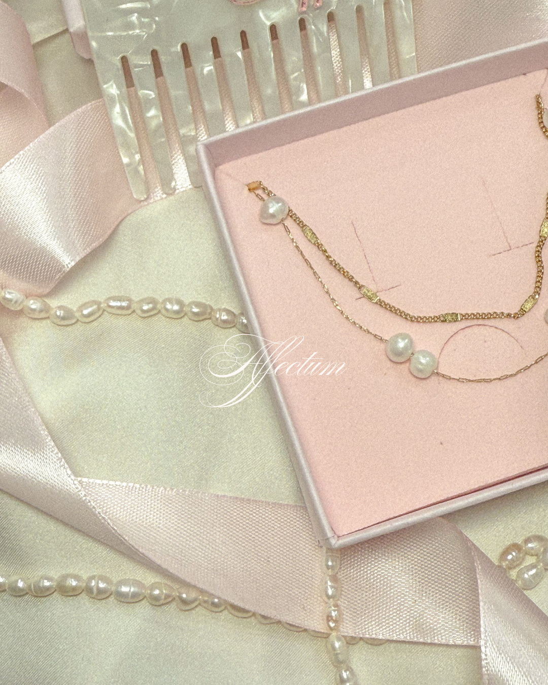 Colier auriu cu perle naturale - "Skin & Salt"